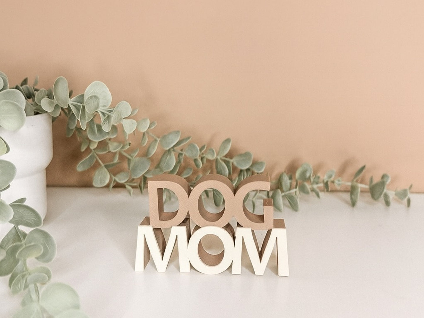 Dog-Mom Schriftzug