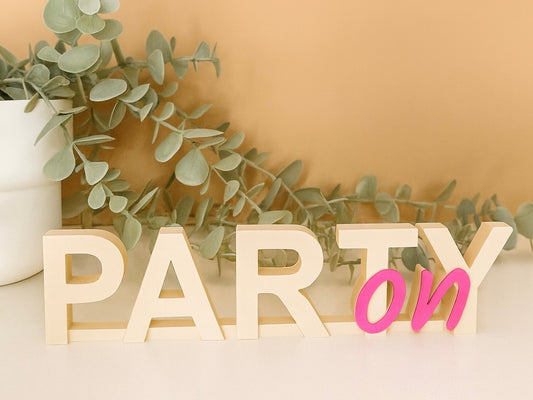Party-On Schriftzug